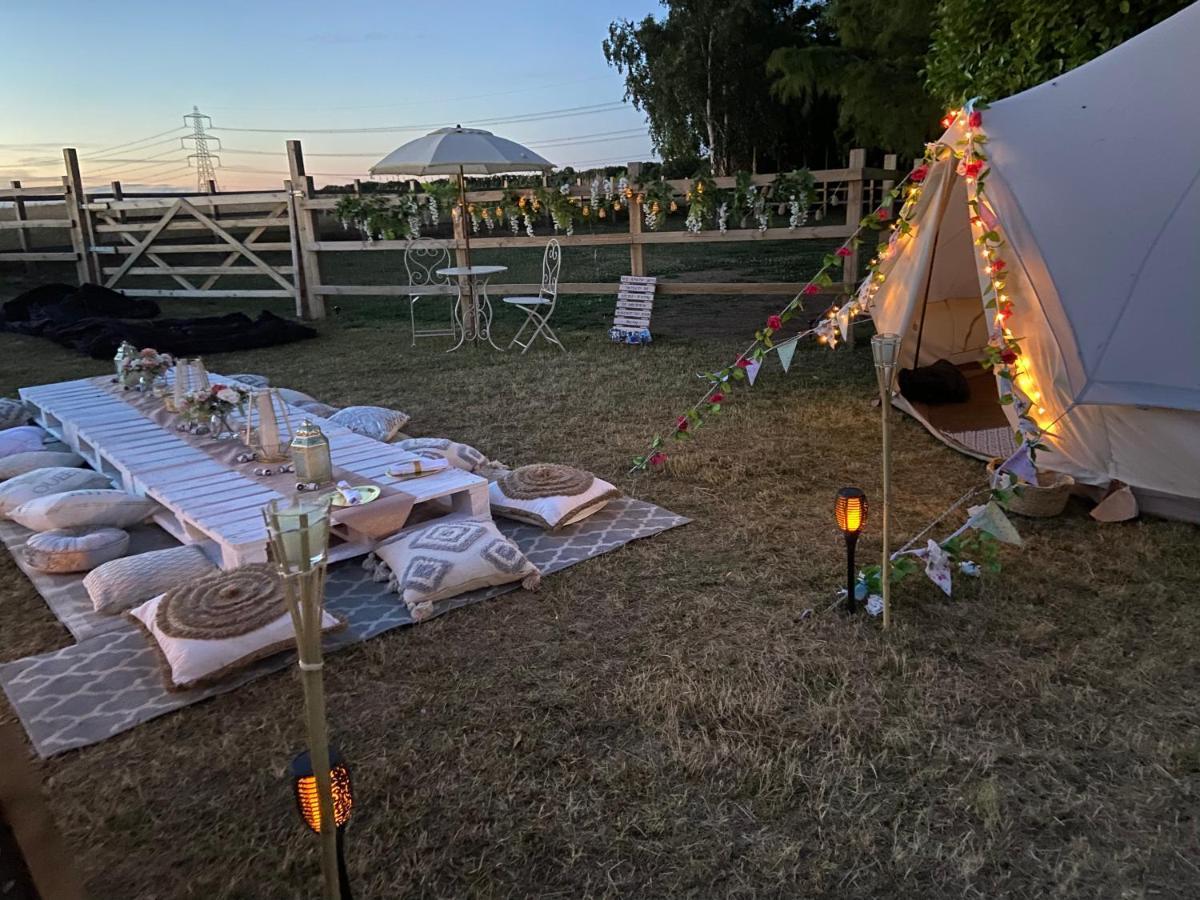 Hotel Country Bumpkins Luxury Glamping à Wellingore Extérieur photo